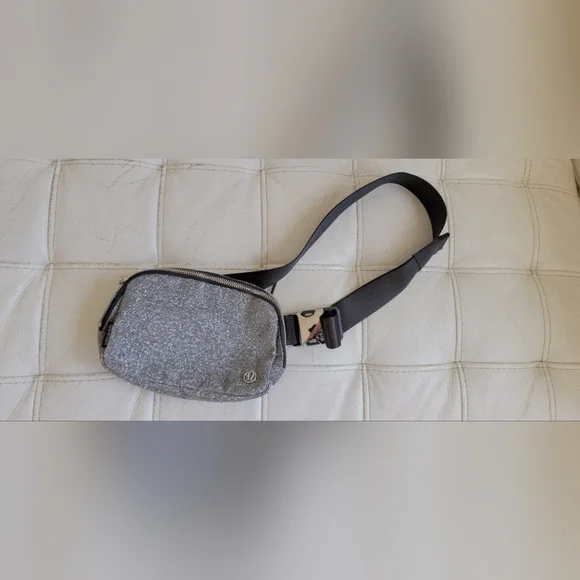 Everywhere Belt Bag 1LGlitter - Picture 8 of 8